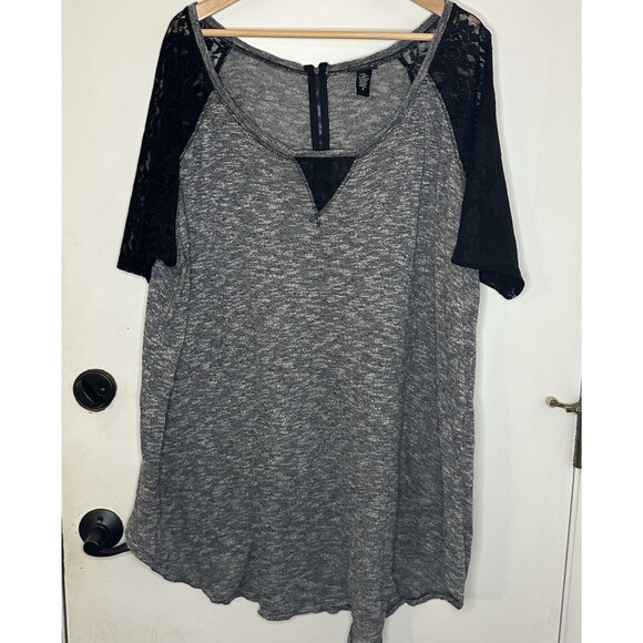 Torrid Size 3 Black Lace Short Sleeves Tunic Gray Marbled -EUC 22/24 - Picture 3 of 10